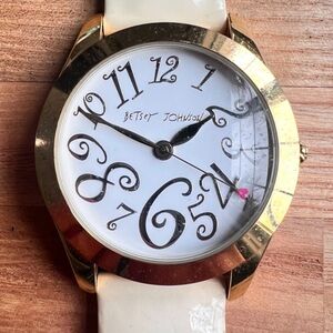 Betsey Johnson ladies whimsical gold tone leather watch NEW BATTERY